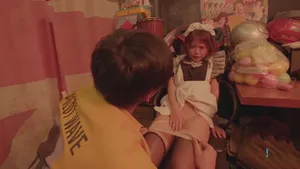 Vợ sắp cưới của con trai đến nhà chăm sóc bố Ông chồng bị tai nạn giao thông từ sung tới sướng