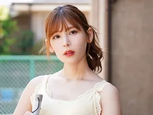 Con đĩ ngực to bị nhét hai con cặc vào cả hai lỗ và xuất tinh vào mặt