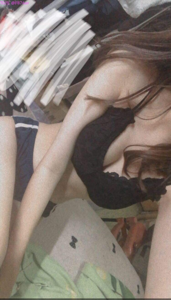 Em gã chồng chịch vợ của anh trai khi đến ở nhờ vietsub